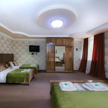 Royal Hotel Тбілісі Екстер'єр фото