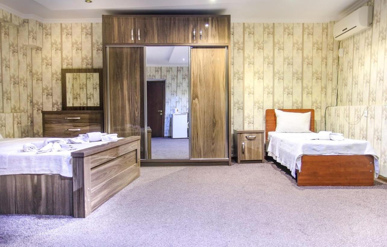 Royal Hotel Тбілісі Екстер'єр фото