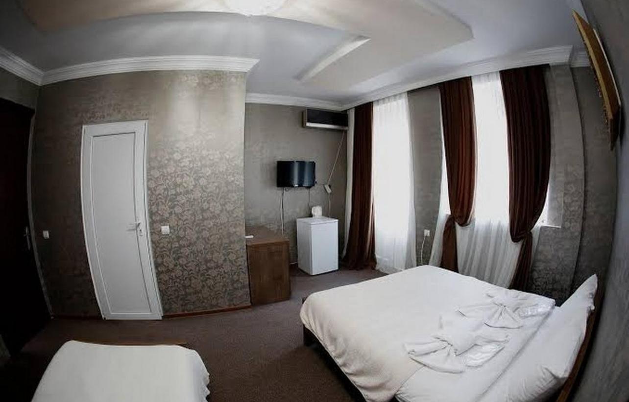 Royal Hotel Тбілісі Екстер'єр фото
