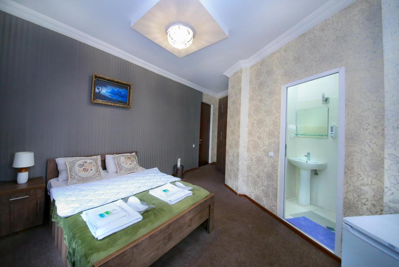 Royal Hotel Тбілісі Екстер'єр фото