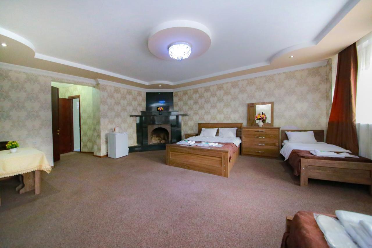 Royal Hotel Тбілісі Екстер'єр фото